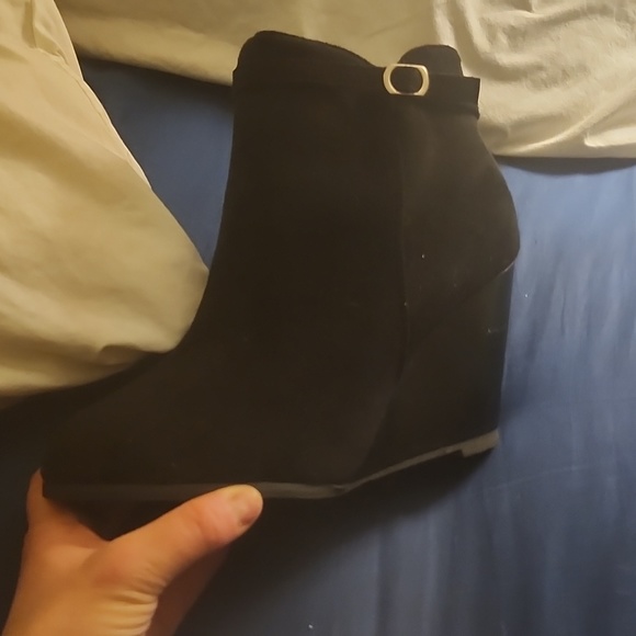 BLACK WEDGED HEEL BOOTIES - Picture 2 of 3